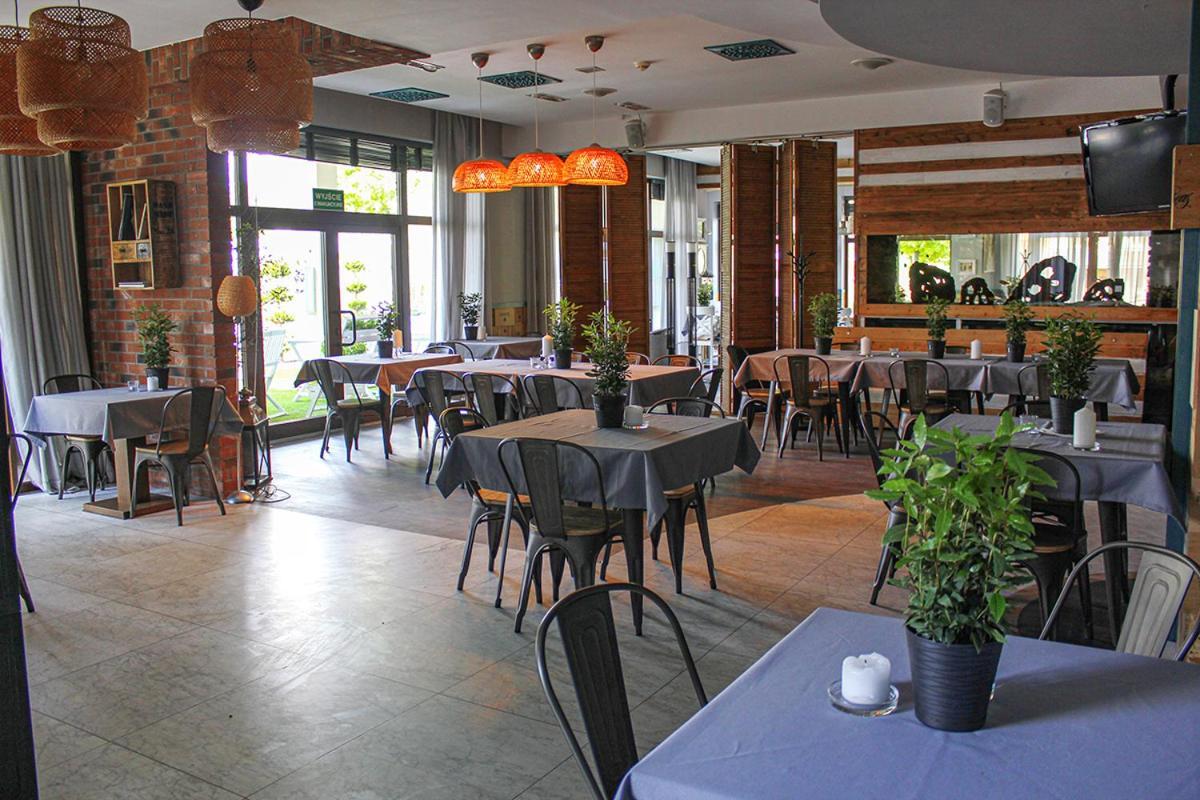 Willa Port Ostróda Exterior foto Restaurant